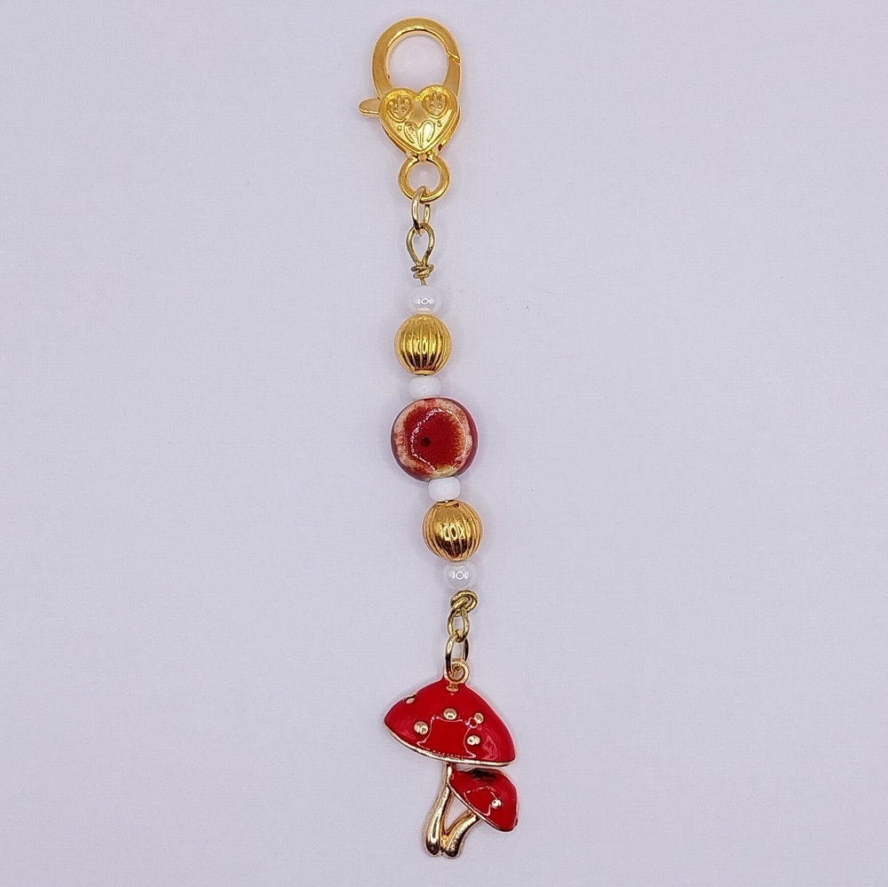 Handmade Beaded Mushroom Zipper Pull Bag Keys Purse Wristlet Charm Red Gold Tone